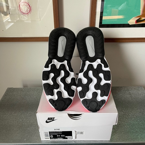 Women’s Nike Air Max 270 React - Picture 4 of 4